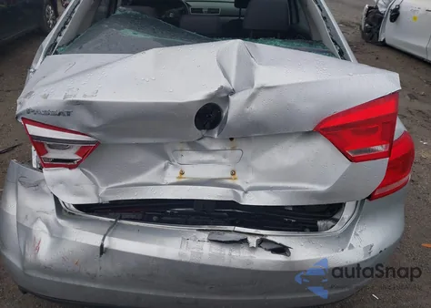 2012 Volkswagen Passat 2.5L S z USA, uszkodzony, nr VIN 1VWAP7A38CC026671